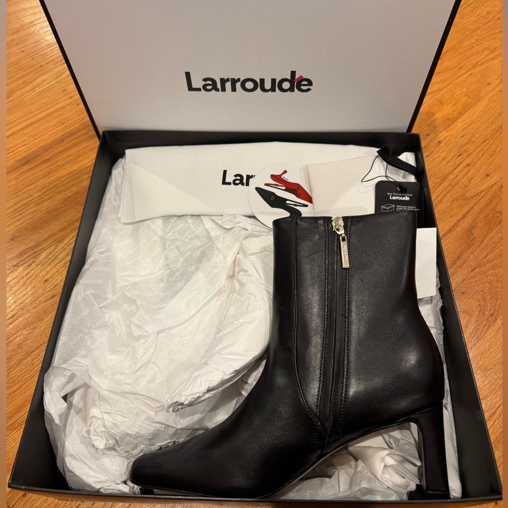 Alexis Bootie In Black Leather - Larroudé